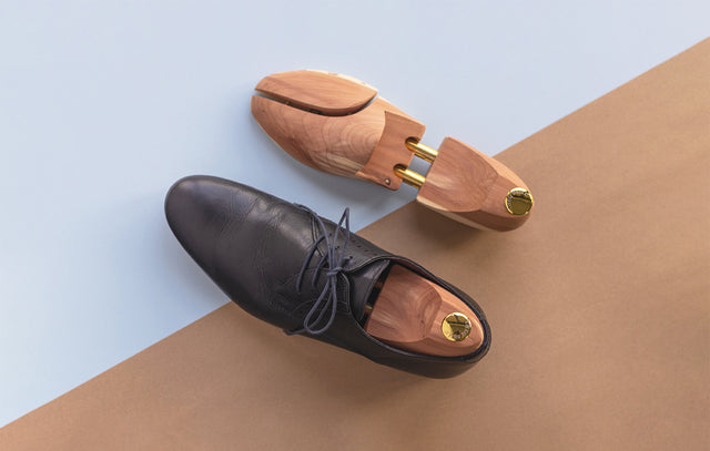 What's the benefit of cedar wood shoe trees?